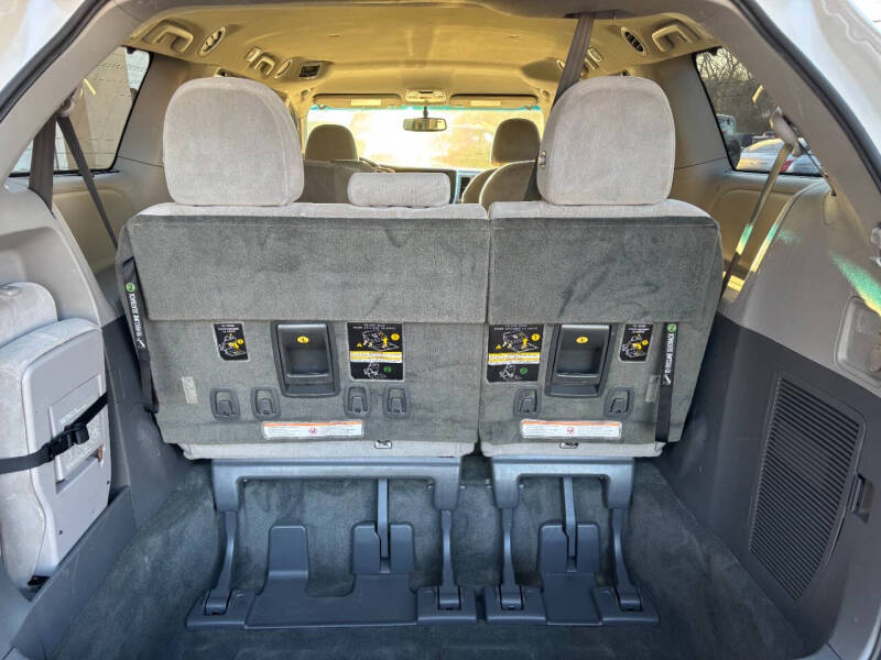 2016 Toyota Sienna LE 8-Passenger