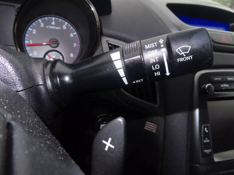 2012 Hyundai Genesis Coupe 3.8 Track