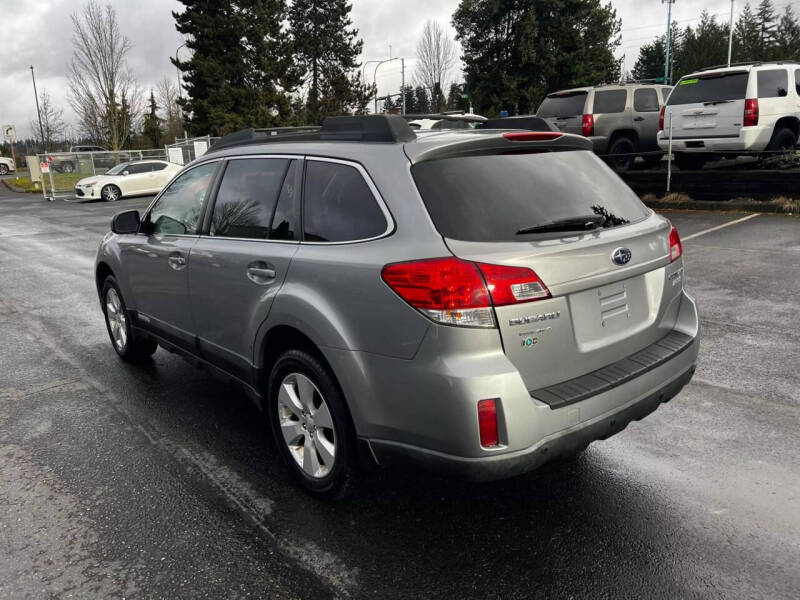 2010 Subaru Outback I Premium photo 7