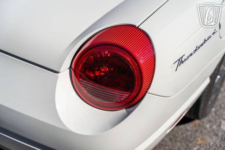 2002 Ford Thunderbird Deluxe