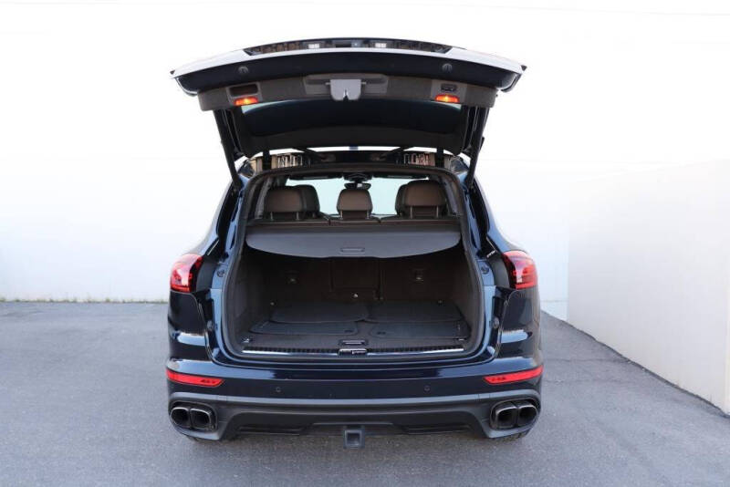 2015 Porsche Cayenne Turbo