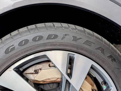 2021 Audi e-tron quattro Premium