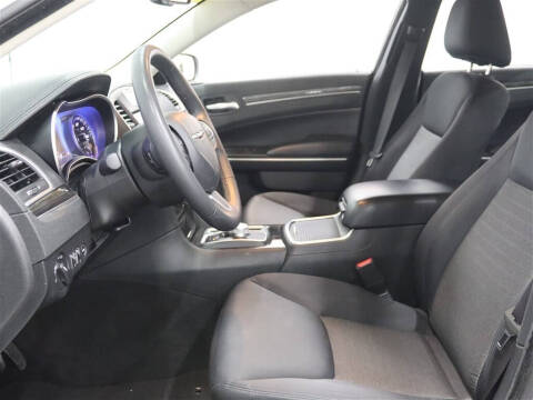 2022 Chrysler 300 Touring