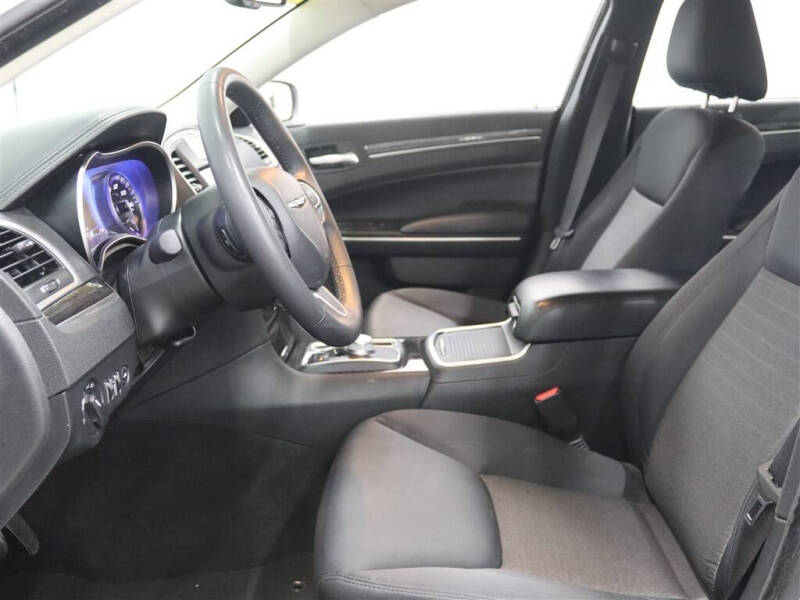 2022 Chrysler 300 Touring