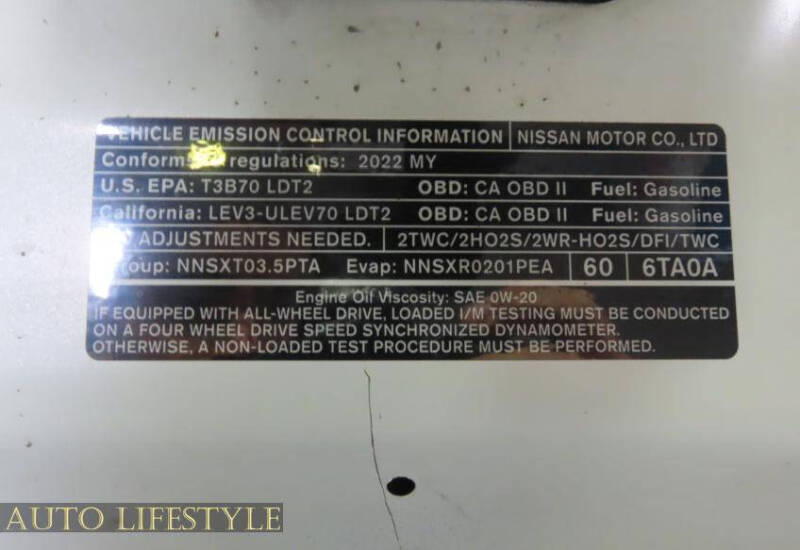 2022 Nissan Pathfinder SV