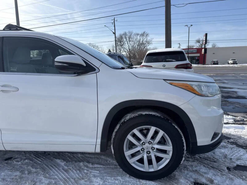 2015 Toyota Highlander LE