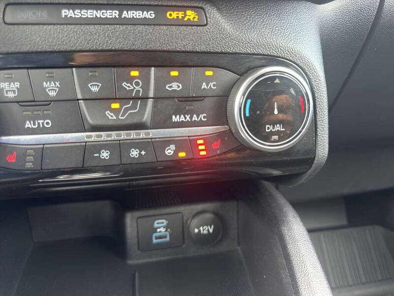 2022 Ford Escape SEL