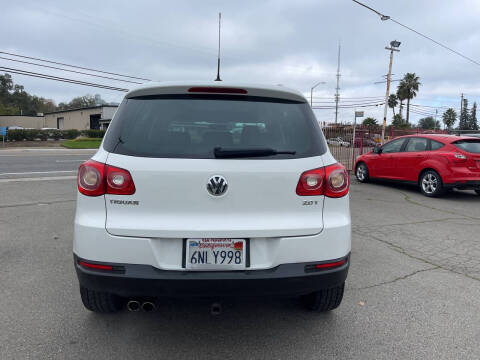 2011 Volkswagen Tiguan SEL