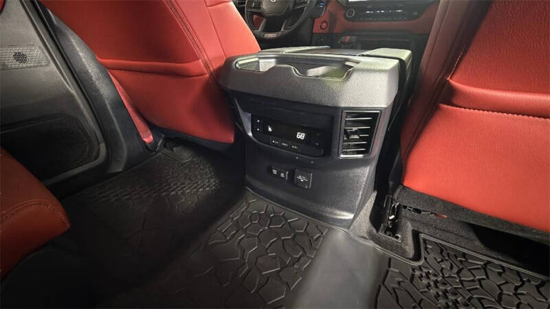 2025 Toyota Sequoia SR5