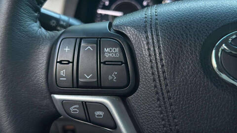 2017 Toyota Sienna XLE Premium 8-Passenger