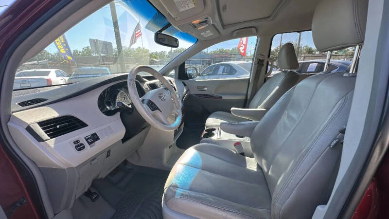 2014 Toyota Sienna