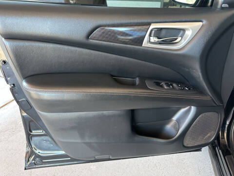 2020 Nissan Pathfinder SV