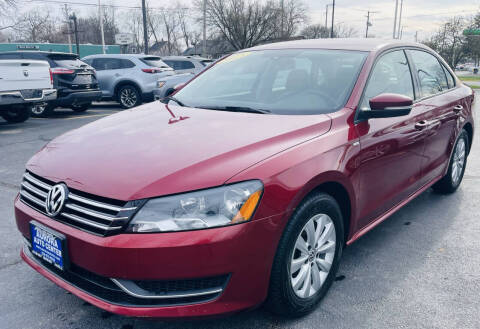 2015 Volkswagen Passat for sale at Aurora Auto Center Inc in Aurora IL