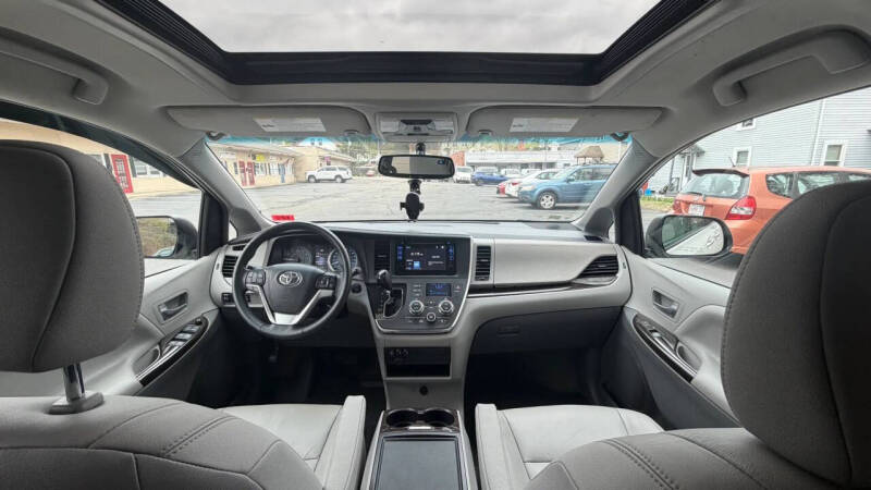2017 Toyota Sienna