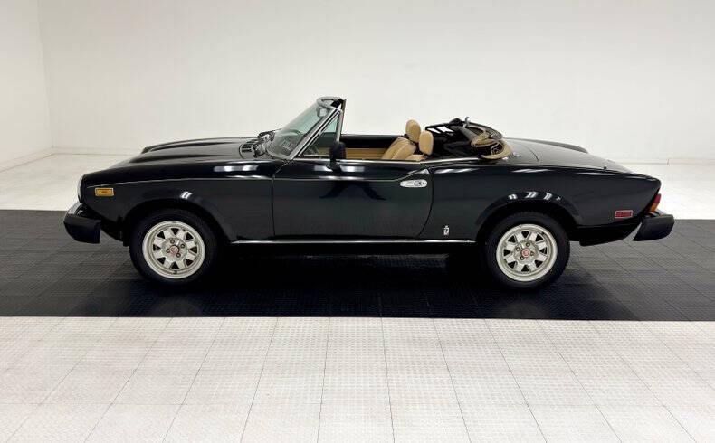 1982 FIAT 2000 Spider