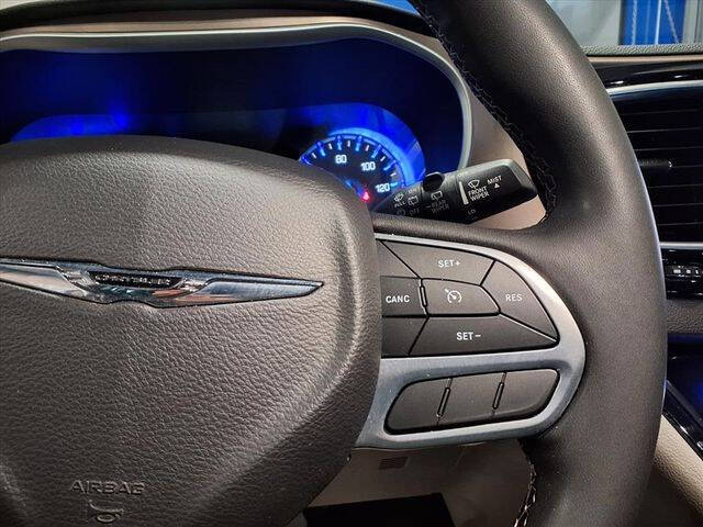 2024 Chrysler Voyager LX