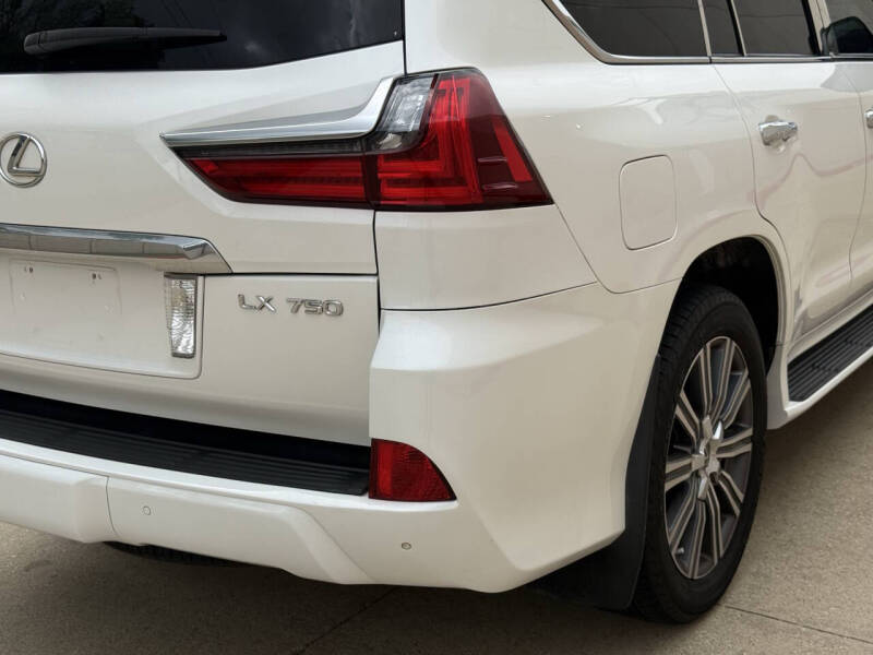 2017 Lexus LX 570