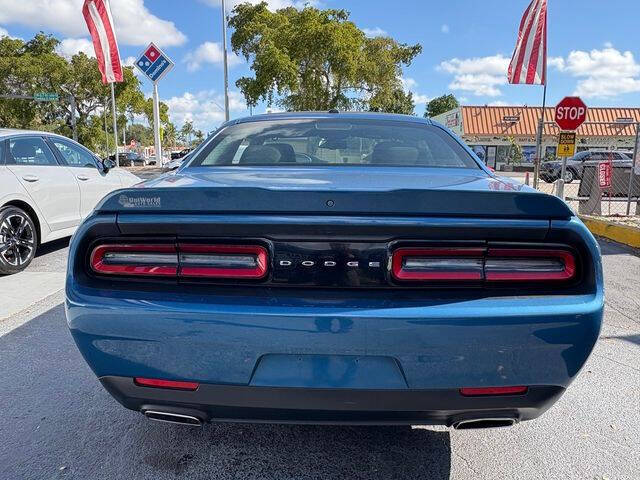 2021 Dodge Challenger SXT