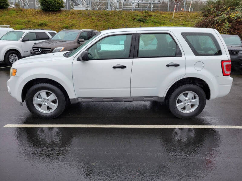 2009 Ford Escape XLS photo 4