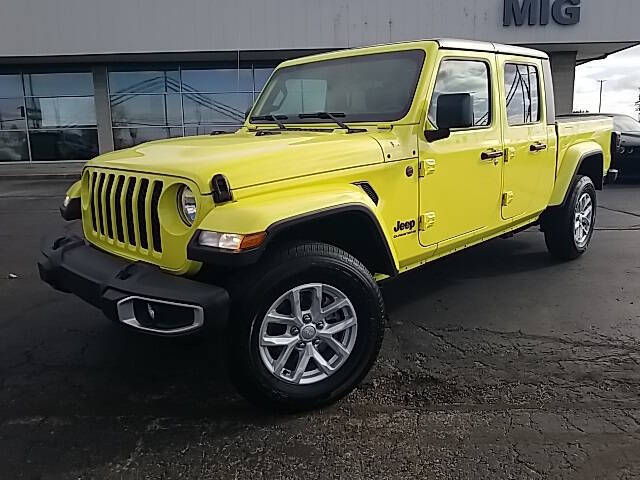 Used 2023 Jeep Gladiator Sport S with VIN 1C6HJTAG0PL558749 for sale in Bellefontaine, OH