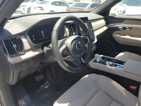 2025 Volvo XC90 B6 Plus Bright Theme 7P