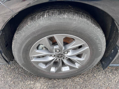 2022 Toyota Sienna LE 8-Passenger