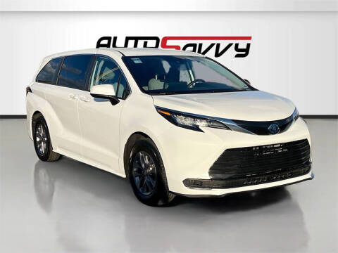 2022 Toyota Sienna LE 8-Passenger