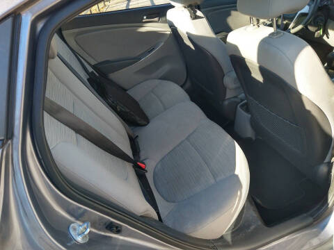 2016 Hyundai Accent SE