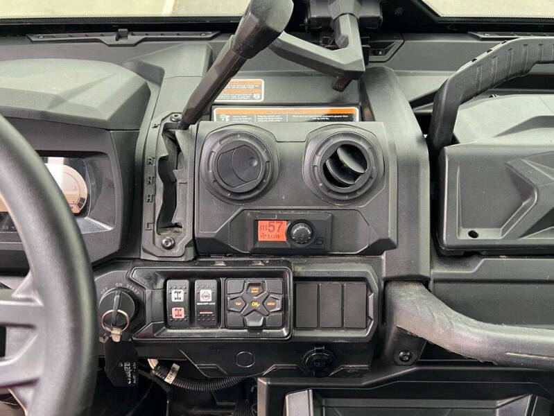 2022 Can-Am Defender