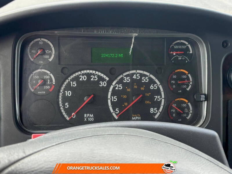 2017 Freightliner M2 106