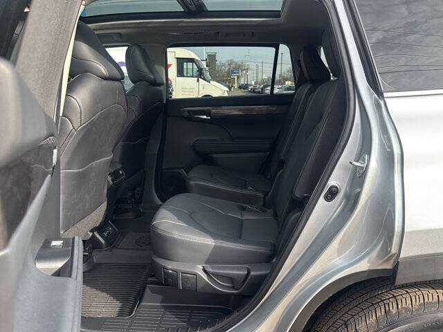 2024 Toyota Highlander Platinum