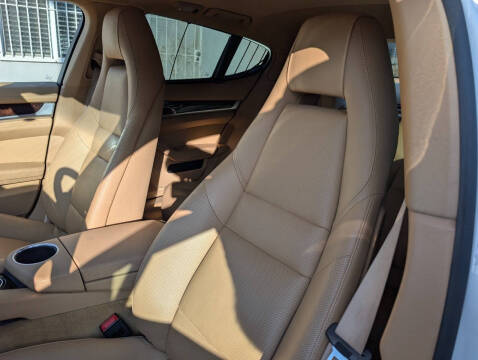 2016 Porsche Panamera S