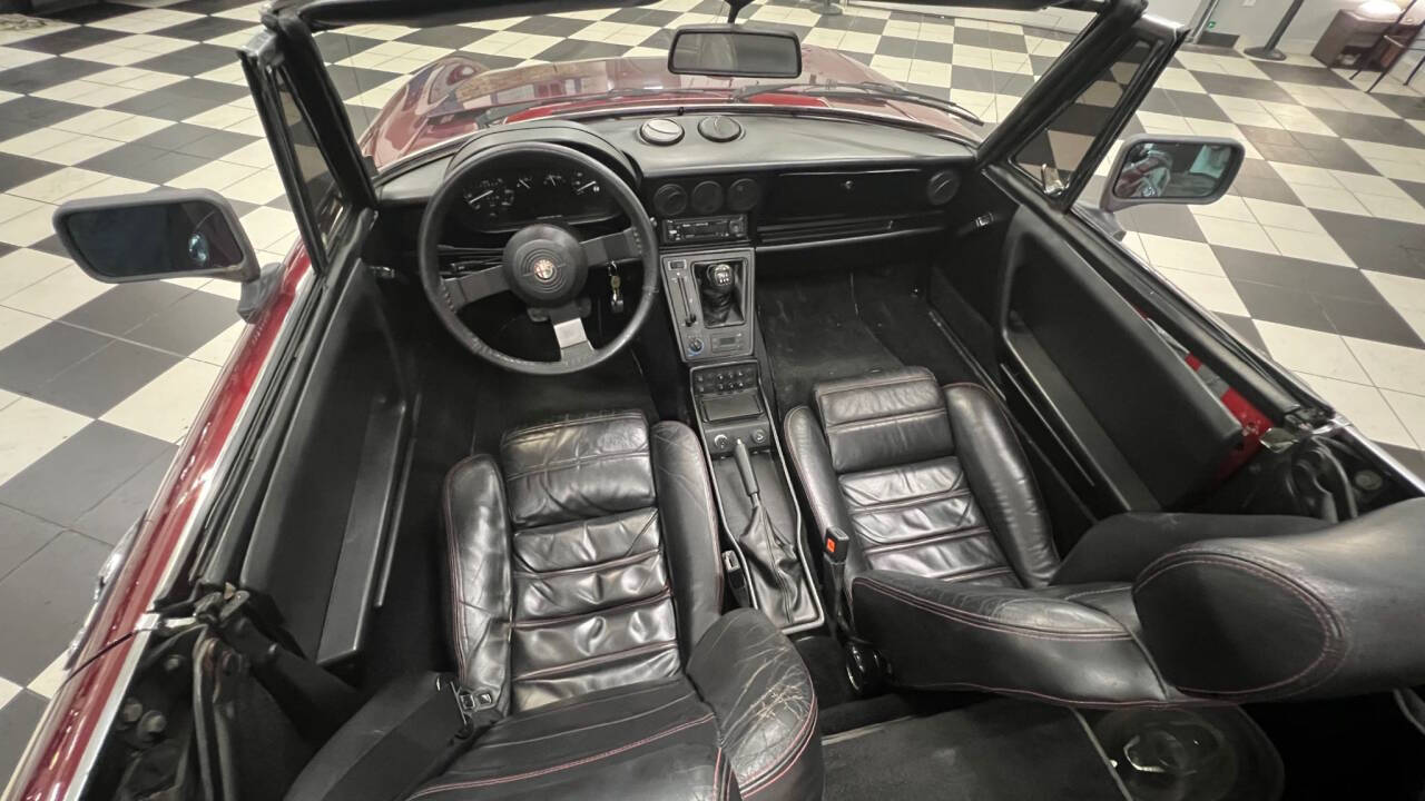 1986 Alfa Romeo Spider 31