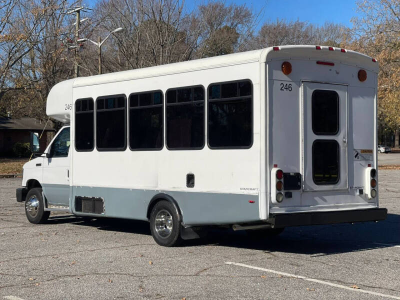 2011 Ford E-Series E-450 SD
