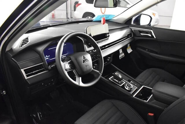 2025 Mitsubishi Outlander PHEV SE