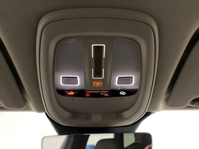 2025 Volvo XC60 B5 Plus Dark Theme