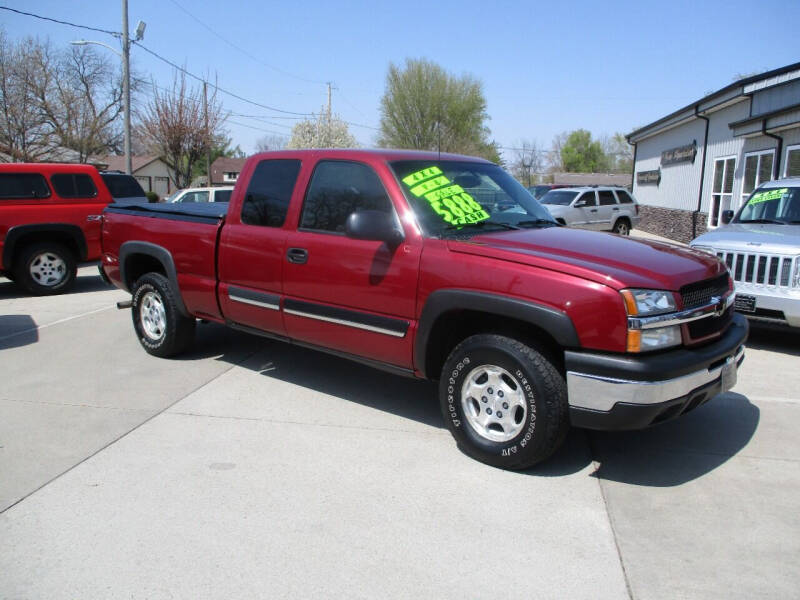 2004 Chevrolet Silverado 1500 for sale at The Auto Specialist Inc. in Des Moines IA