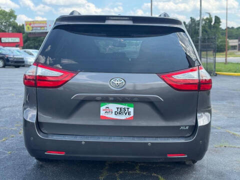 2016 Toyota Sienna XLE Premium 8-Passenger