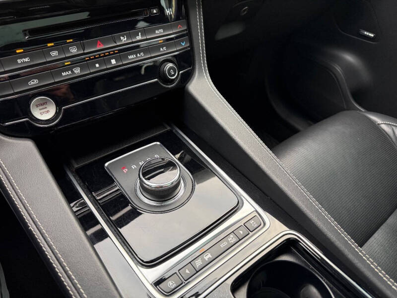 2019 Jaguar F-PACE S