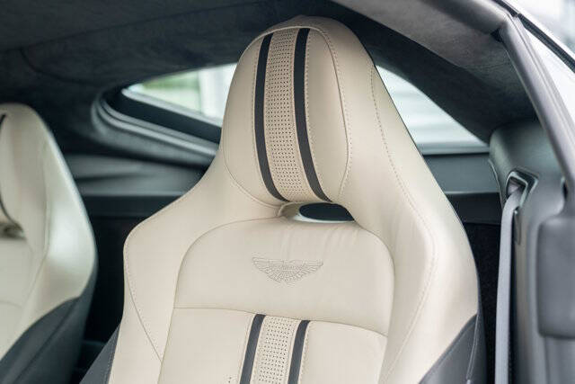 2022 Aston Martin Vantage 5