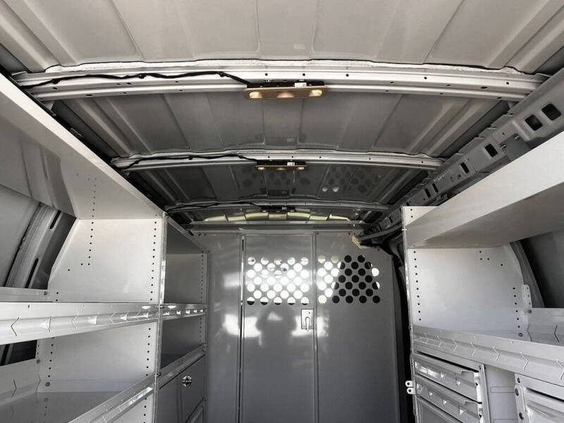 2025 GMC Savana 2500