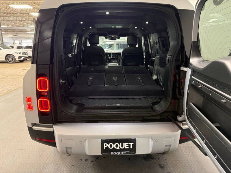 2023 Land Rover Defender 130 SE