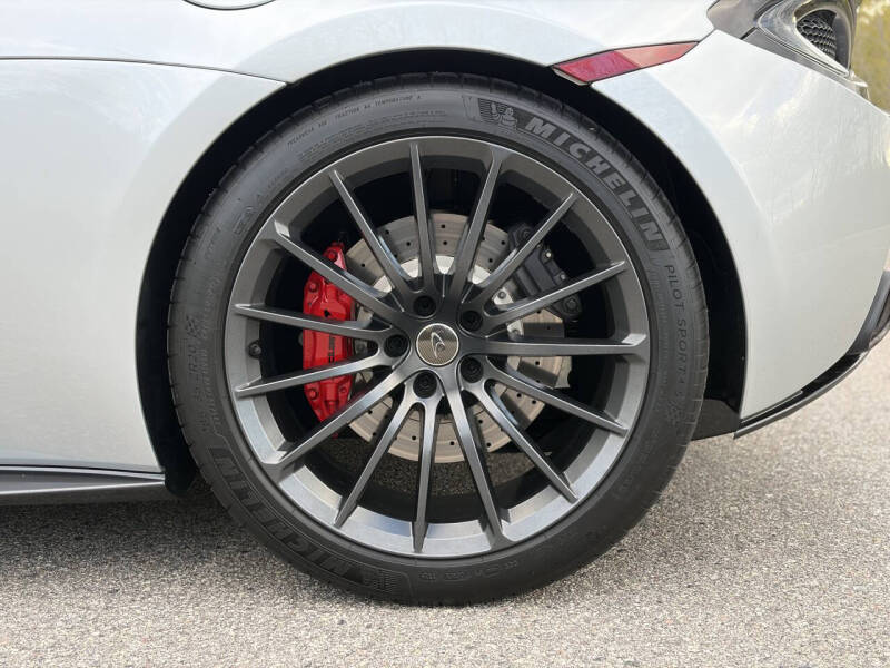 2017 McLaren 570GT