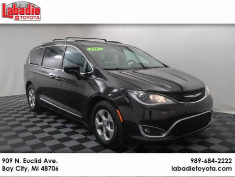 2017 Chrysler Pacifica Touring-L Plus