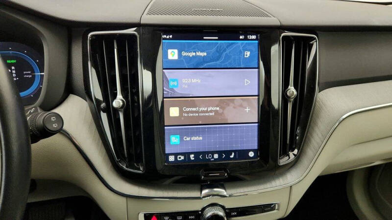 2024 Volvo XC60 Recharge T8 Plus Dark Theme