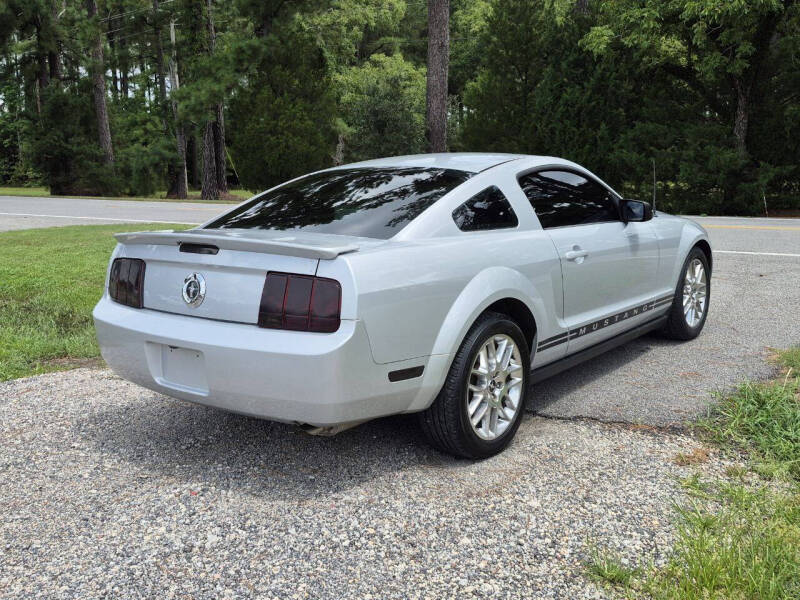 2007 Ford Mustang V6 Deluxe