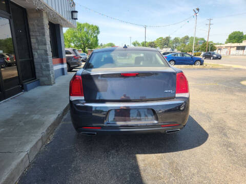 2017 Chrysler 300 C