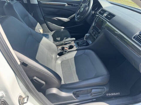 2016 Volkswagen Passat 1.8T SE