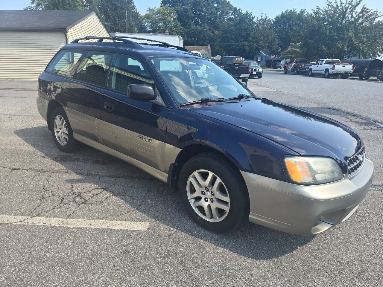 2004 Subaru Outback for sale at QUEENSGATE AUTO SALES in York, PA