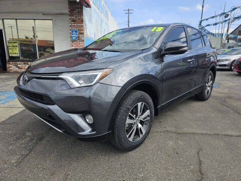 2018 Toyota RAV4 for sale at CENCAL AUTOMOTIVE INC in Modesto CA